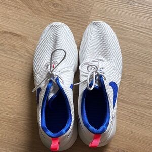 Nike White and Blue Sneakers with Pink Accents